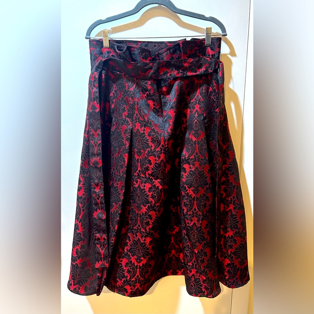 Red & Black Patterned Zip Up Skirt